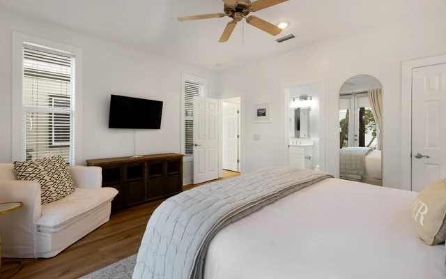 Bedroom 1 image 1