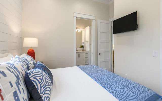 Bedroom 4 image 1