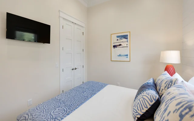 Bedroom 3 image 1