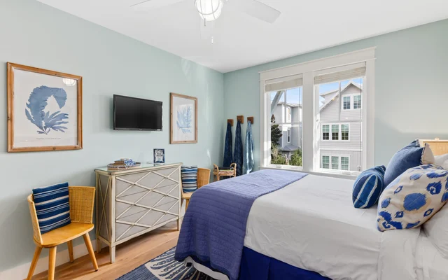 Bedroom 1 image 1