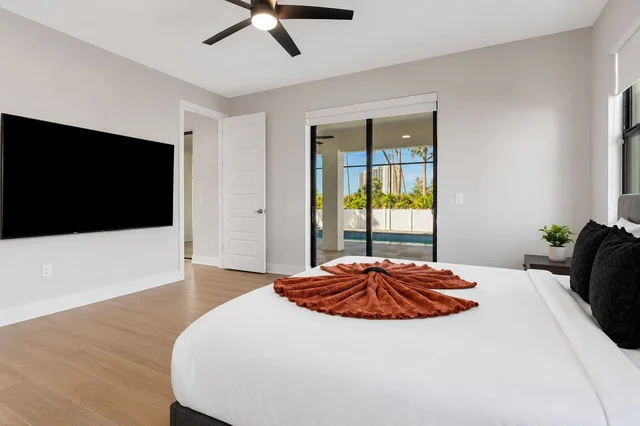 Bedroom image 1