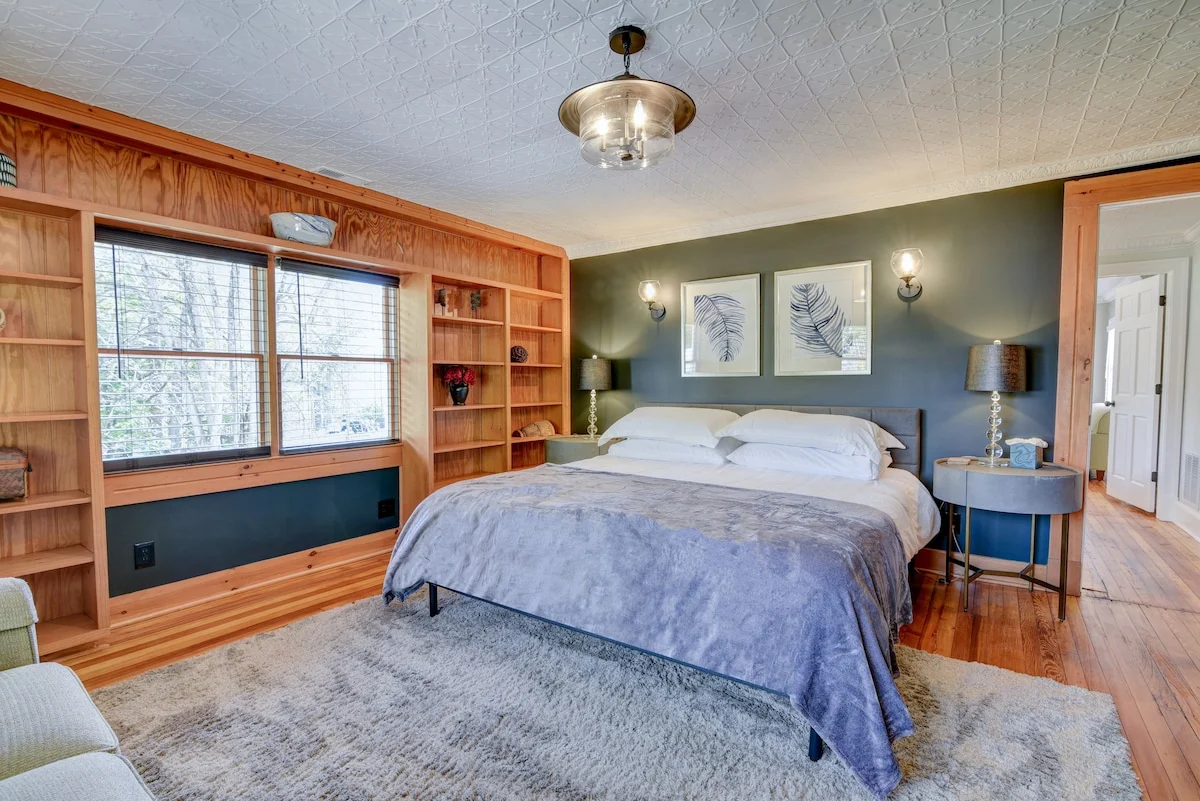Bedroom image 1