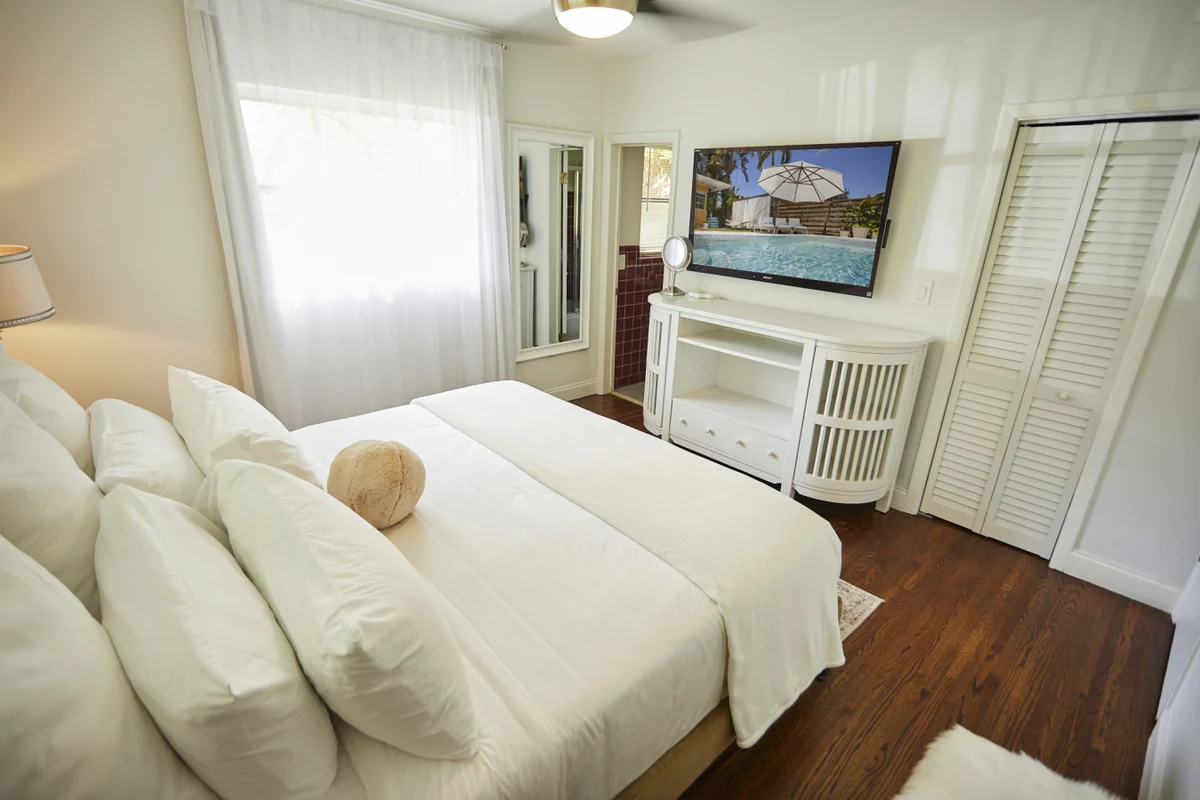Bedroom 3 image 1