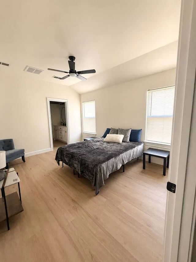 Bedroom 1 image 1