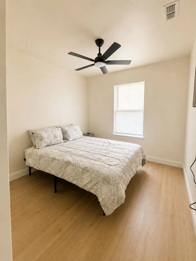 Bedroom 3 image 1