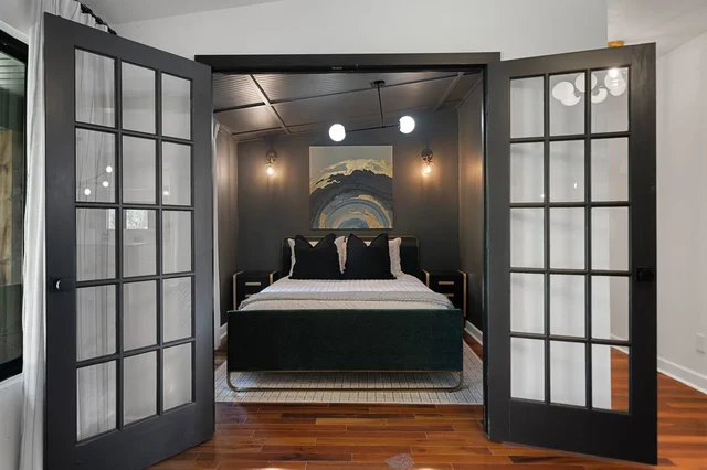 Bedroom 5 image 1