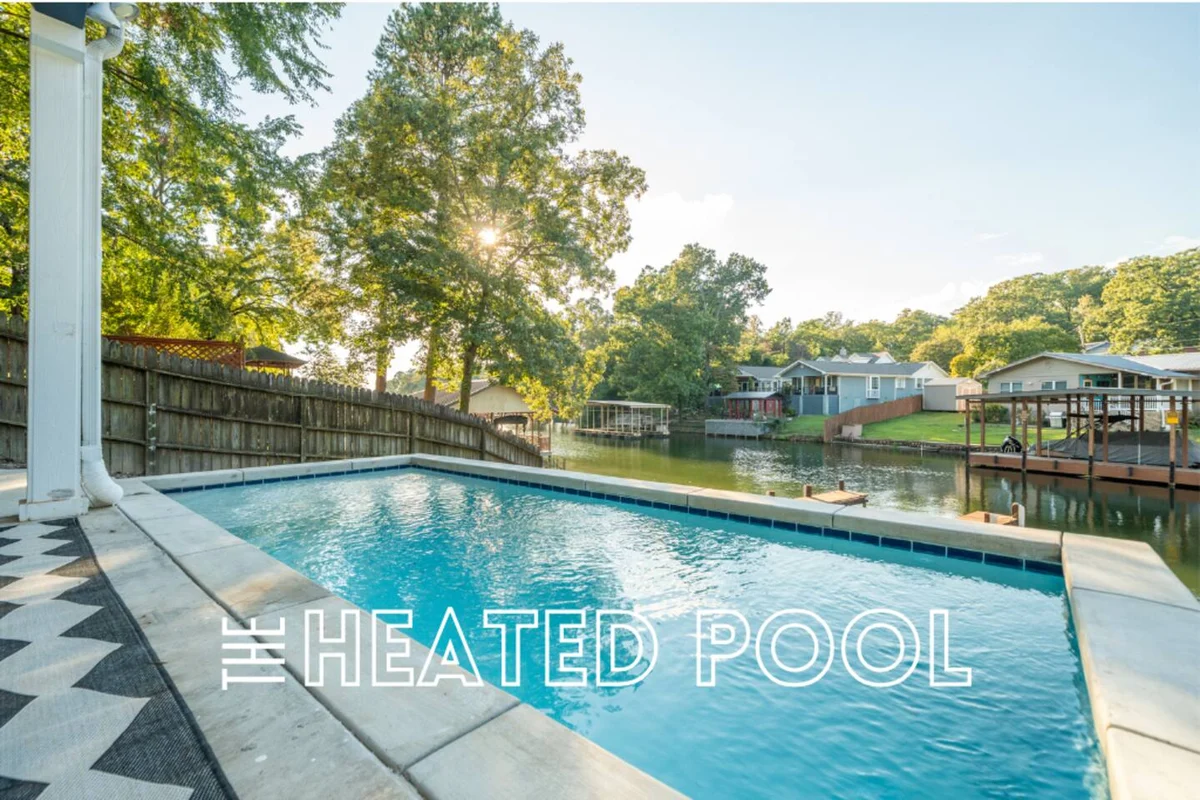 Heated Pool, Mini Golf, Hot Tub, Lakefront - Holiday Home property photo 2