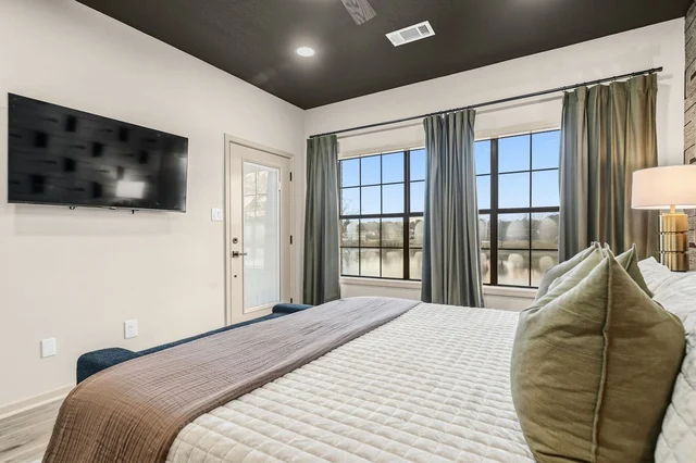 Bedroom 3 image 1