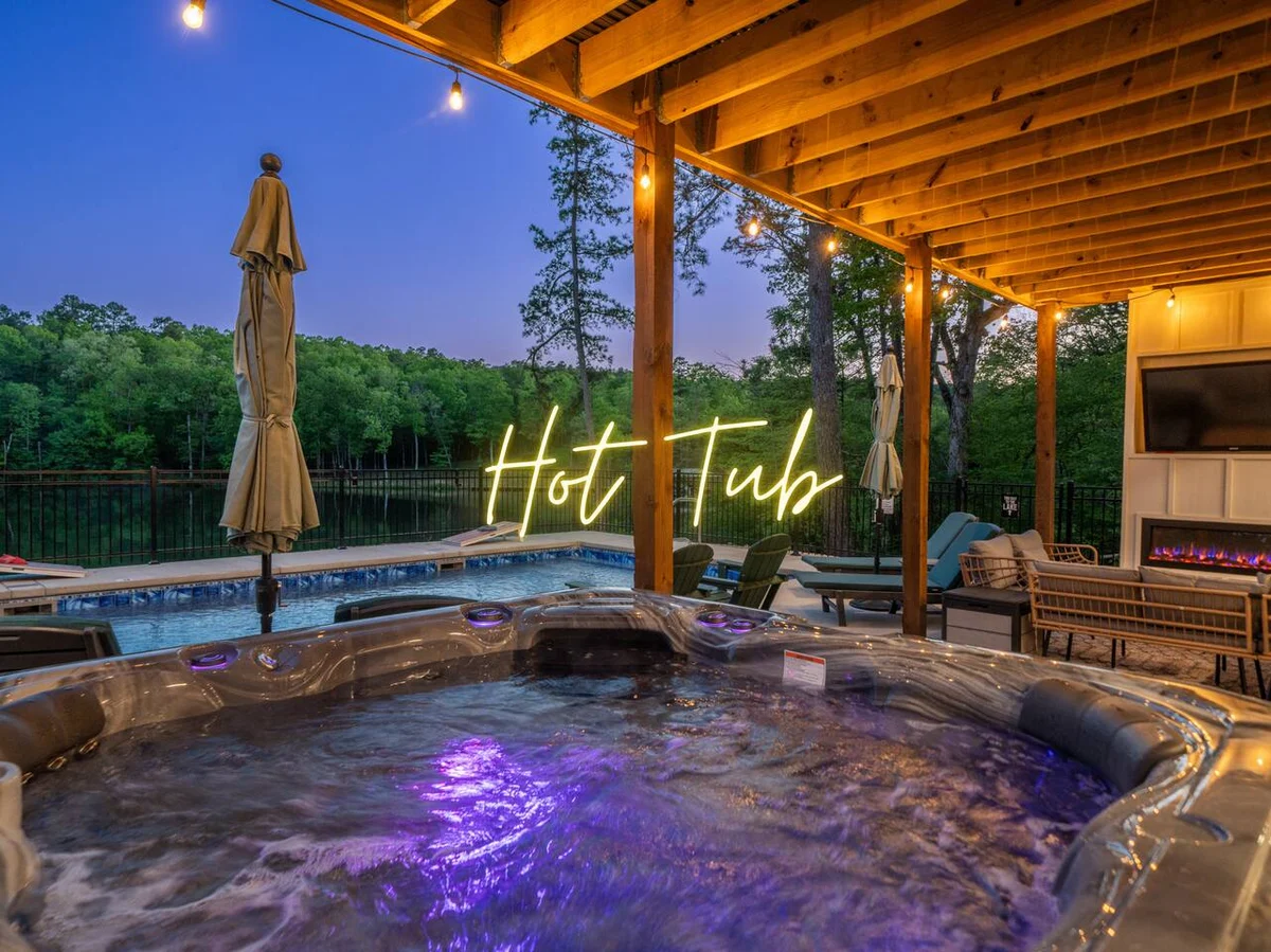 Lakefront, Pool, Hot Tub, Game Room, Dock property photo 4