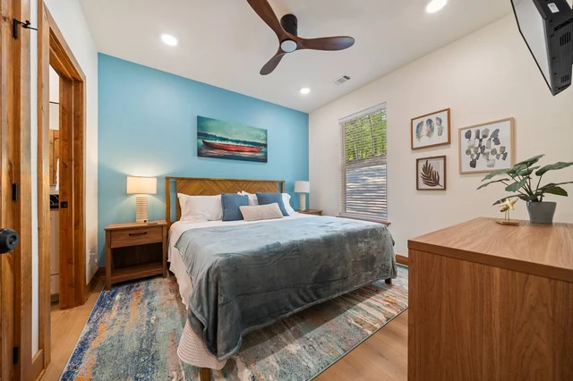 Bedroom 1 image 1