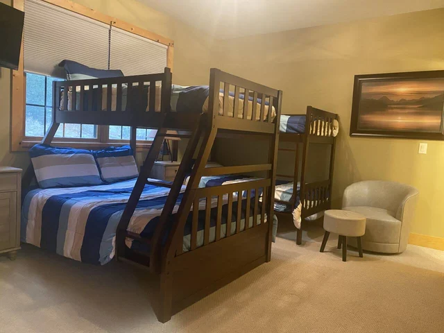 Bedroom 4 image 1