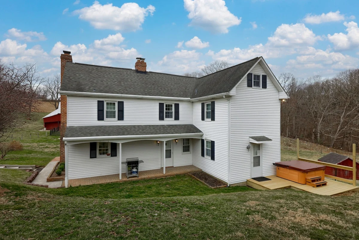 Home in Manchester property photo 2