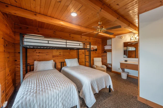 Bedroom 1 image 1