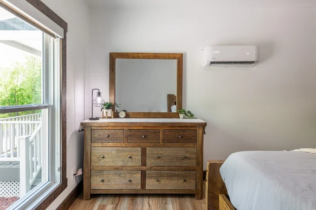 Bedroom 3 image 1