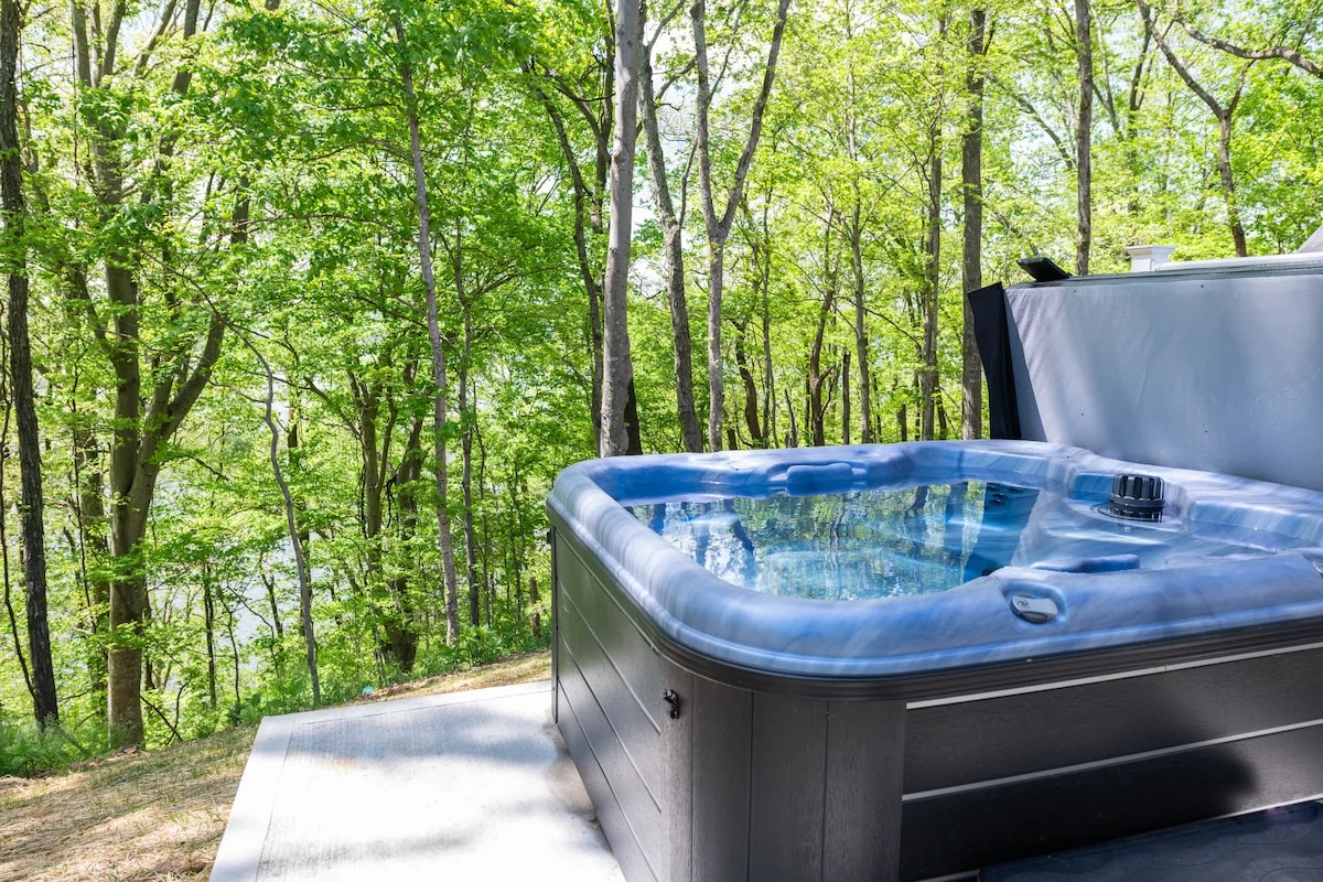 Oasis at Barkley + Hot tub, Oasis at Barkley property photo 3