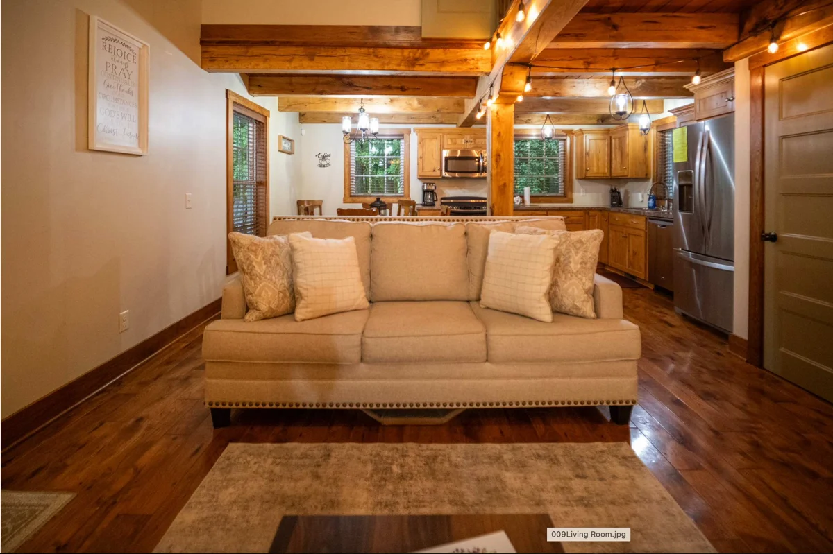Robin Crest with Hot Tub, 2 Bath, Cozy, Secluded property photo 3