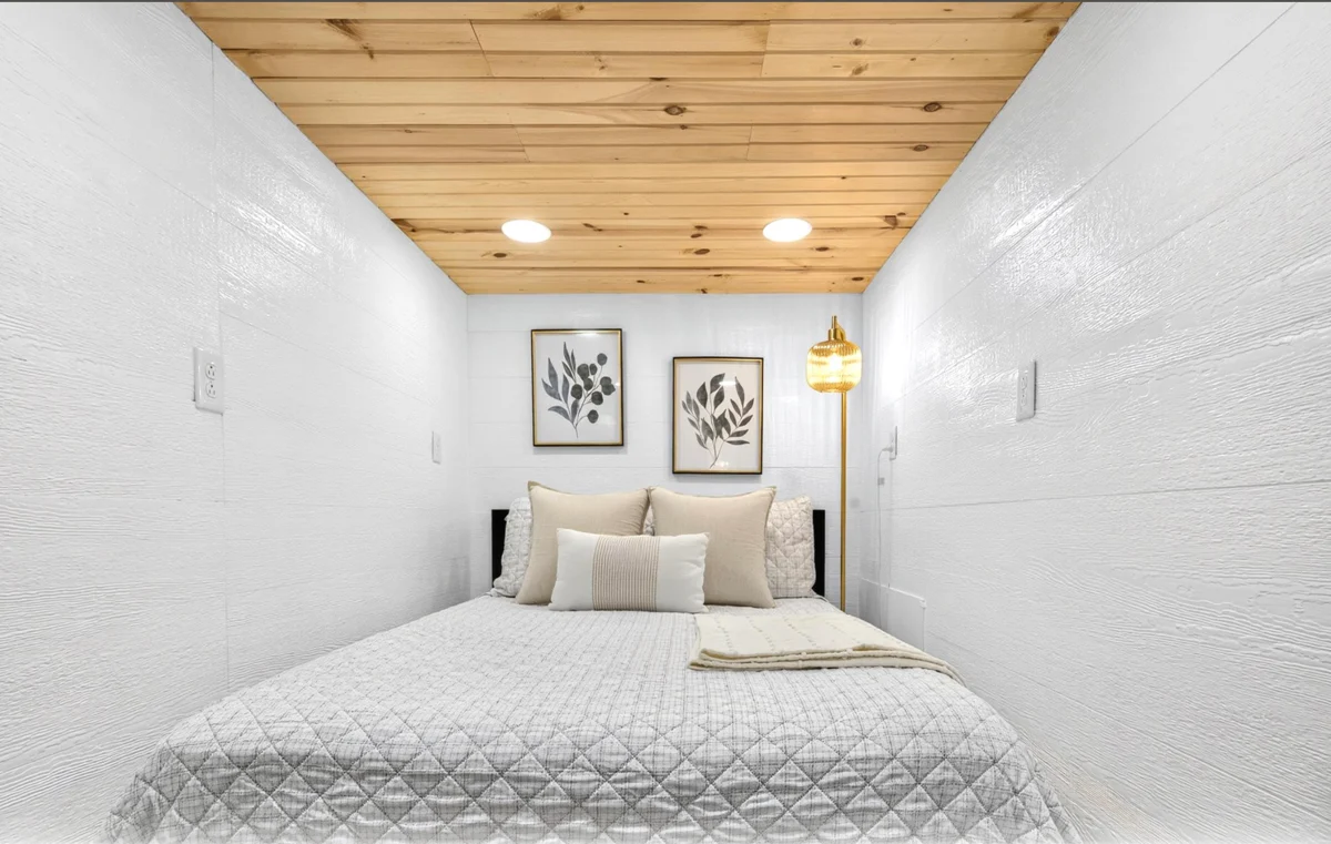 Bedroom 1 image 1