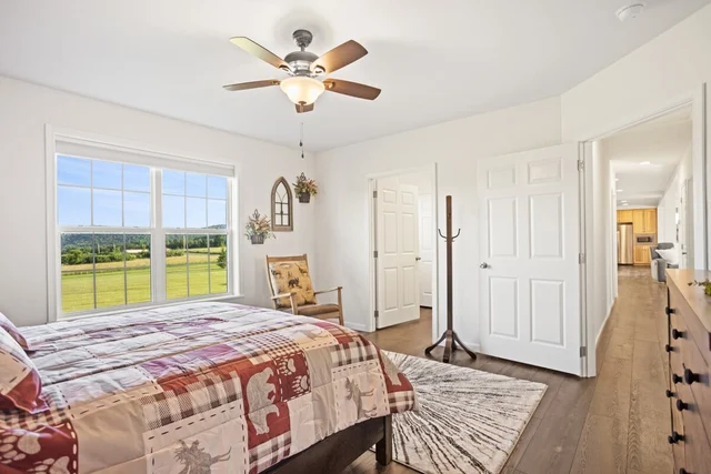 Bedroom 1 image 1