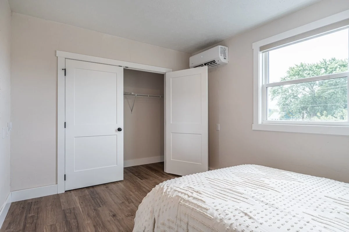 Bedroom 10 image 1