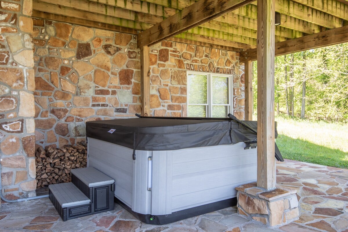 Home in Whiteford property photo 5