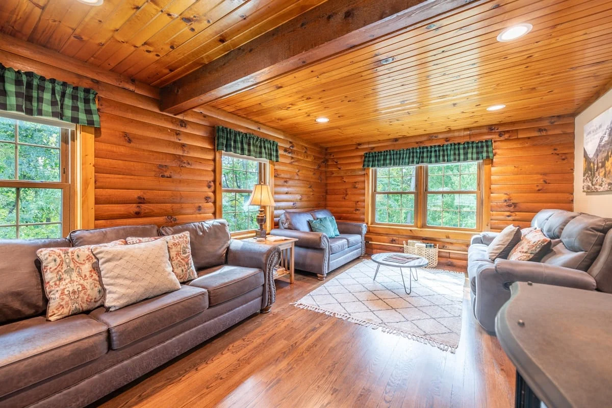 Maple Leaf Cabin property photo 4
