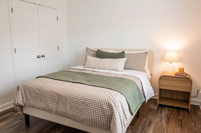 Bedroom 3 image 1