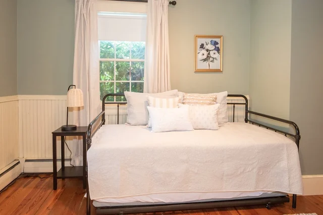 Bedroom 3 image 1