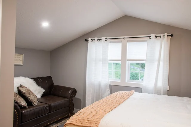 Bedroom 2 image 1