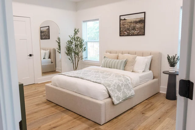 Bedroom 1 image 1