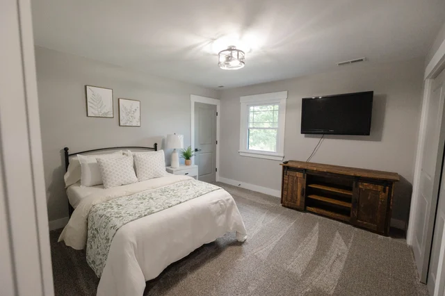 Bedroom 3 image 1