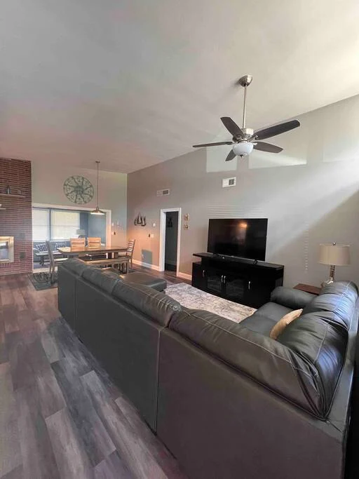 Pet Friendly Home close to beach with direct access to park property photo 2