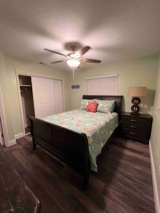 Bedroom 4 image 1