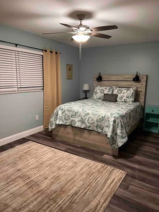 Bedroom 5 image 1