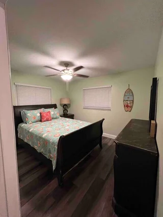 Bedroom 2 image 1