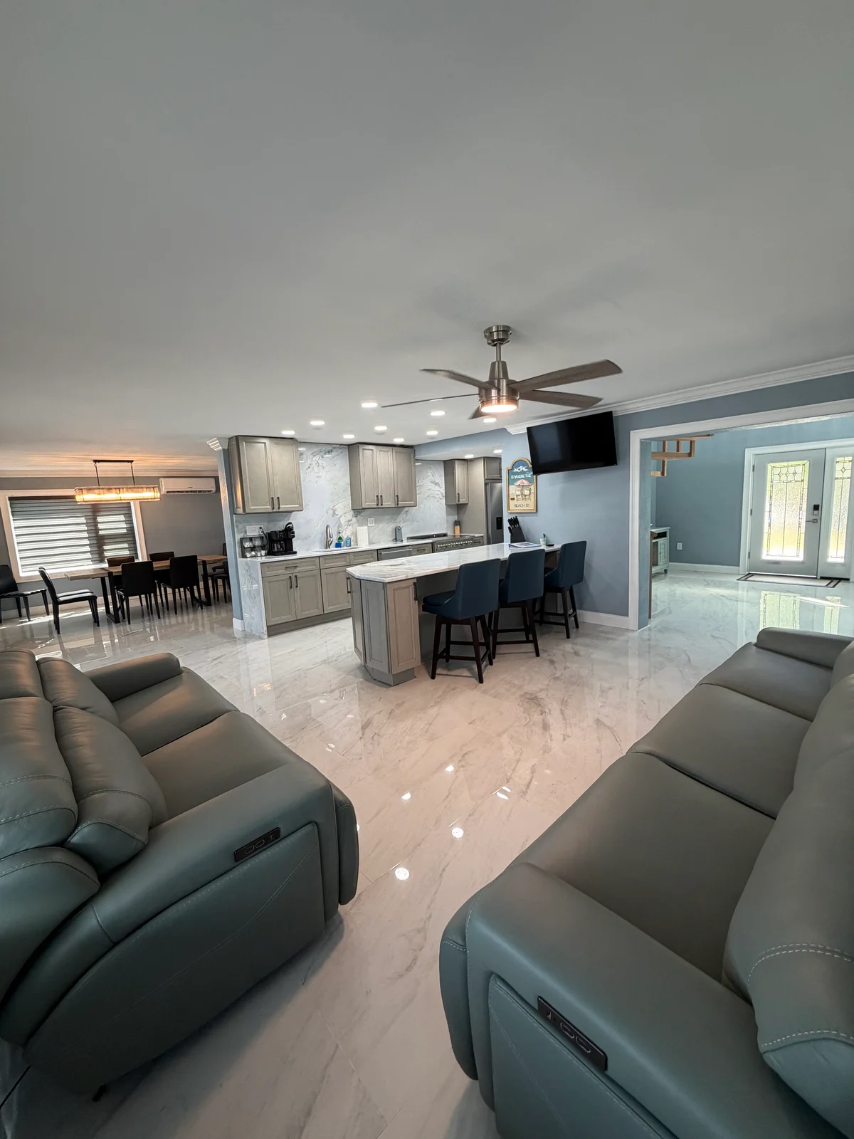 Beachfront Paradise, Huge Home, Epic Views, Prime Location property photo 3