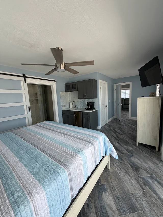 Bedroom 1 image 1