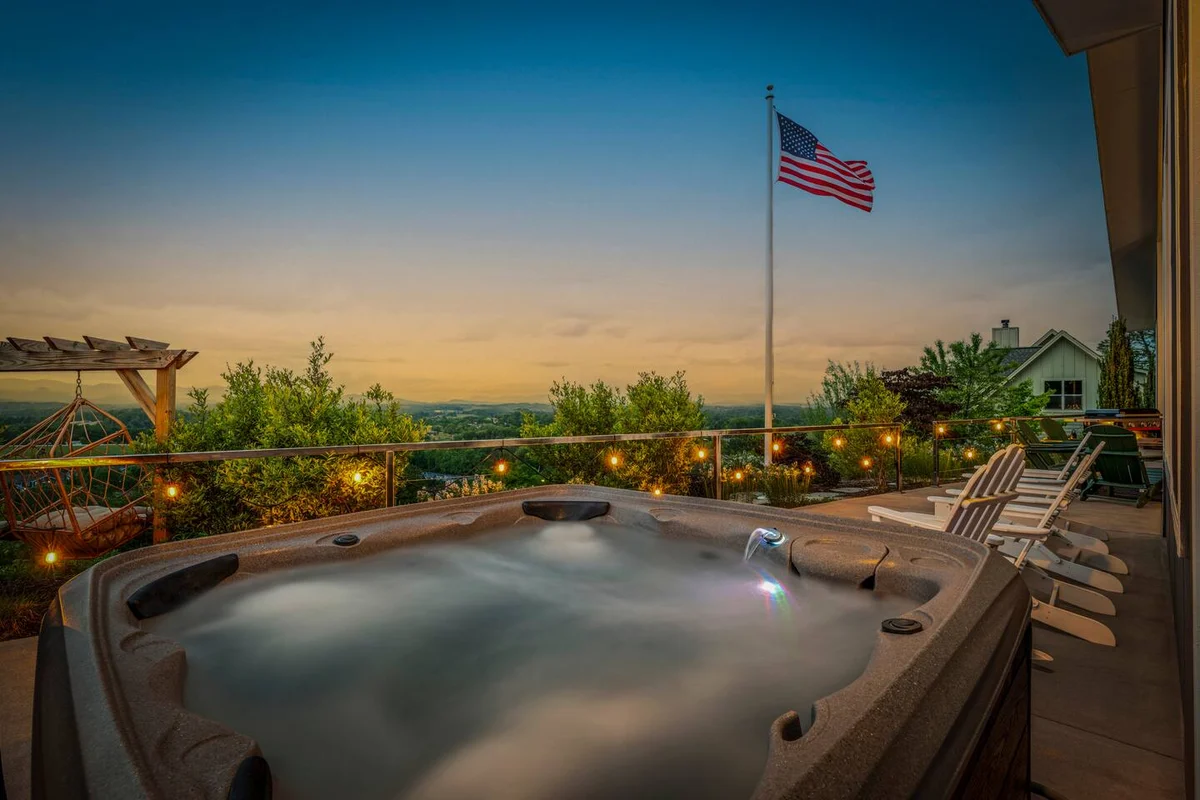 Fall Mtn Views, Hot Tub, Game Room, 10m AVL property photo 3