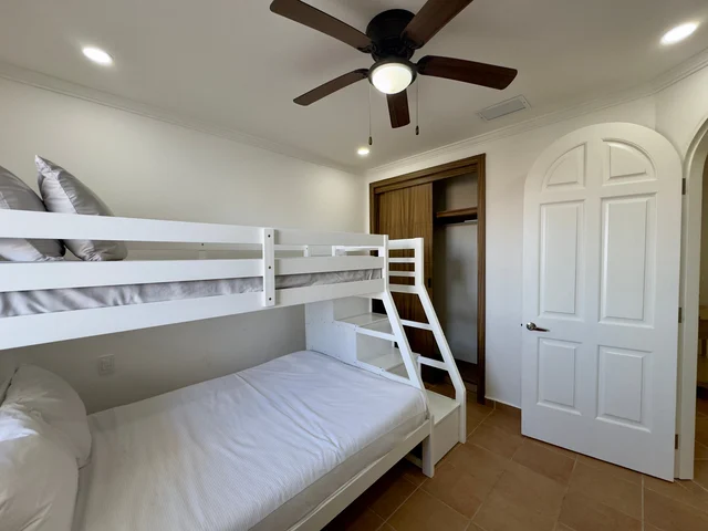 Bedroom 2 image 1