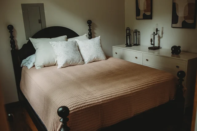 Bedroom 3 image 1