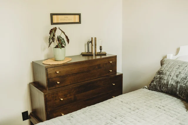 Bedroom 5 image 1