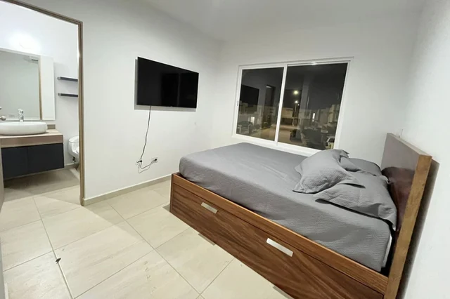 Bedroom 2 image 1