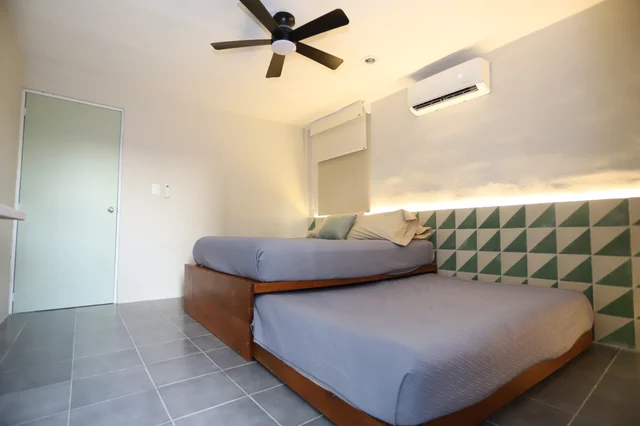 Bedroom 2 image 1