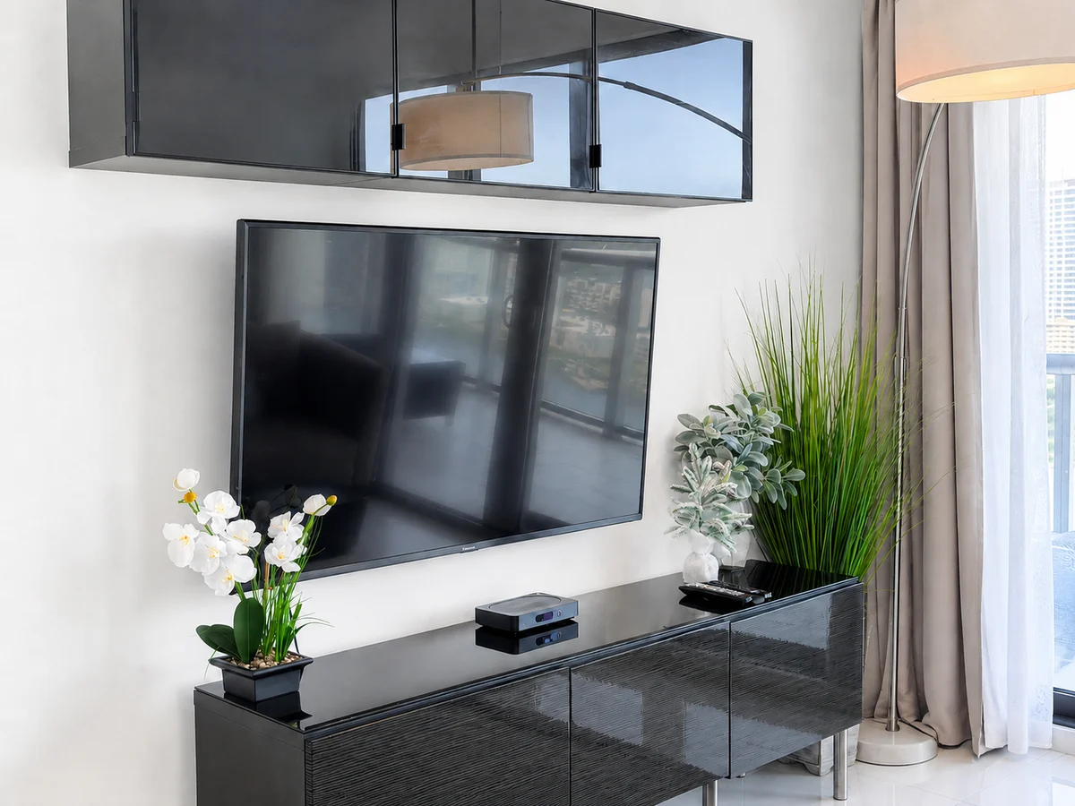 Condo in Hallandale Beach property photo 4