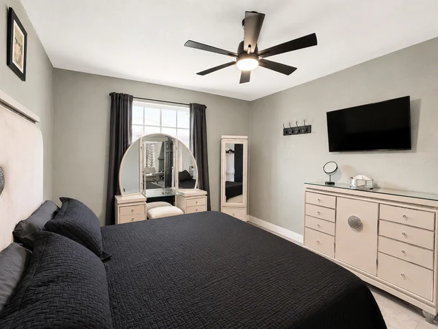 Bedroom 4 image 1