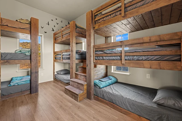 Bedroom 1 image 1