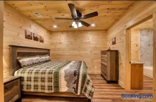 Bedroom 6 image 1