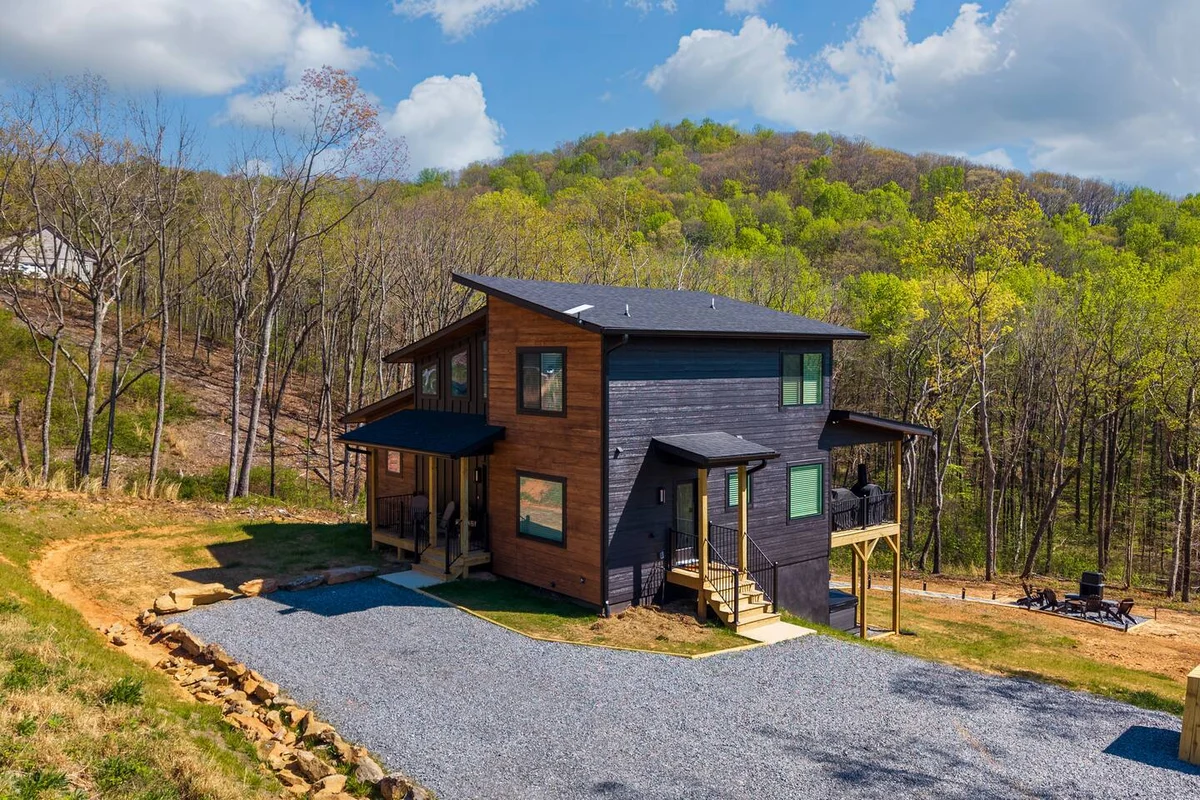 Hot Tub Cabin, Pizza Oven, 3 King Suites, Winery property photo 3