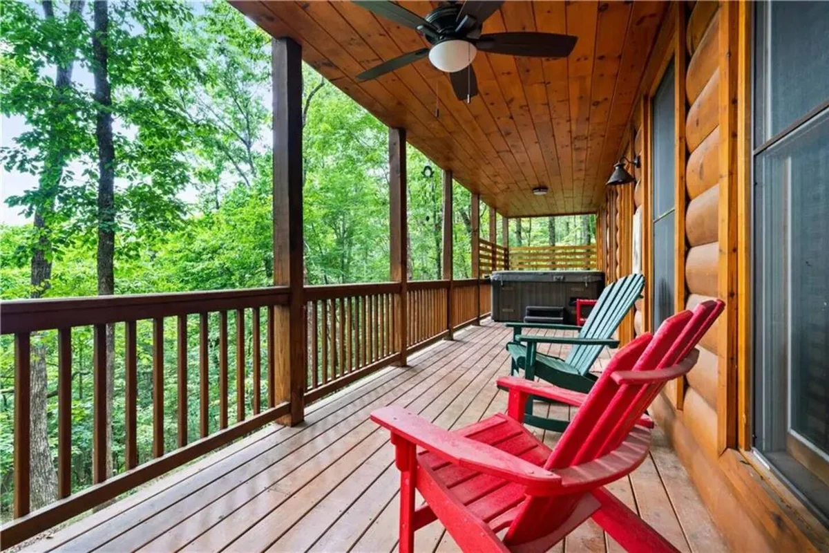 Property in Blue Ridge property photo 4