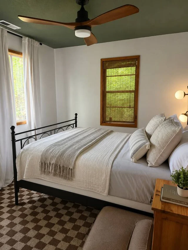 Bedroom 10 image 1