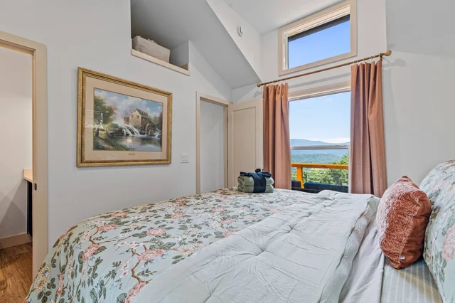 Bedroom 1 image 1